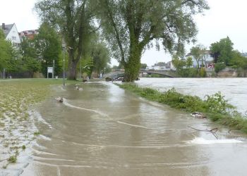 Deszcz i burze w regionie. W rzekach może gwałtownie wzrosnąć poziom wody