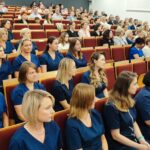 Pierwsze "czepkowanie" na WSIiZ 11 - Polskie Radio Rzeszów Pierwsze "czepkowanie" na WSIiZ - Polskie Radio Rzeszów