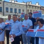 Kampanijny bus Koalicji Obywatelskiej rusza w trasę 4 - Polskie Radio Rzeszów Kampanijny bus Koalicji Obywatelskiej rusza w trasę - Polskie Radio Rzeszów