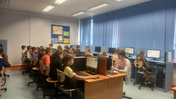 Uczniowie rzeszowskiej podstawówki sprawdzili swoje kompetencje cyfrowe