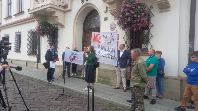 Sprawa zamiany działek w Rzeszowie zdjęta z porządku obrad rady miasta