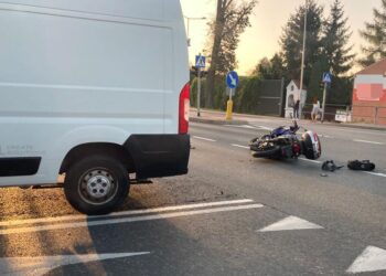 Zderzenie motocykla z&nbsp;autem dostawczym na&nbsp;ulicy Lwowskiej w&nbsp;Rzeszowie