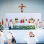 W niedzielnej mszy beatyfikacyjnej rodziny Ulmów uczestniczyło około 37 tys. wiernych (zdjęcia) 66 - Polskie Radio Rzeszów W niedzielnej mszy beatyfikacyjnej rodziny Ulmów uczestniczyło około 37 tys. wiernych (zdjęcia) - Polskie Radio Rzeszów