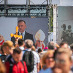 W niedzielnej mszy beatyfikacyjnej rodziny Ulmów uczestniczyło około 37 tys. wiernych (zdjęcia) 11 - Polskie Radio Rzeszów W niedzielnej mszy beatyfikacyjnej rodziny Ulmów uczestniczyło około 37 tys. wiernych (zdjęcia) - Polskie Radio Rzeszów