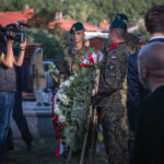 Minister Obrony Narodowej złożył wieniec na grobie rodziny Boryczków 2 - Polskie Radio Rzeszów Minister Obrony Narodowej złożył wieniec na grobie rodziny Boryczków - Polskie Radio Rzeszów