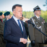 Minister Obrony Narodowej złożył wieniec na grobie rodziny Boryczków 16 - Polskie Radio Rzeszów Minister Obrony Narodowej złożył wieniec na grobie rodziny Boryczków - Polskie Radio Rzeszów