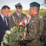 Minister Obrony Narodowej złożył wieniec na grobie rodziny Boryczków 24 - Polskie Radio Rzeszów Minister Obrony Narodowej złożył wieniec na grobie rodziny Boryczków - Polskie Radio Rzeszów