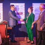 Statuetka XIX Światowego Festiwalu Polonijnych Zespołów Folklorystycznych dla Polskiego Radia Rzeszów 9 - Polskie Radio Rzeszów Statuetka XIX Światowego Festiwalu Polonijnych Zespołów Folklorystycznych dla Polskiego Radia Rzeszów - Polskie Radio Rzeszów