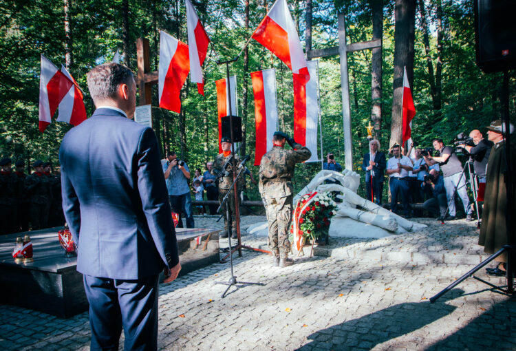 Minister Sprawiedliwości na uroczystościach w Lesie Turzańskim