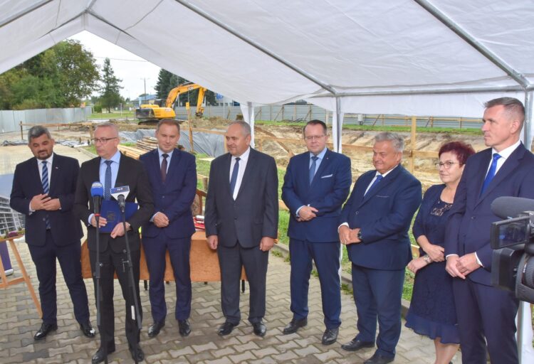 Rozpoczęcie budowy pierwszego bloku mieszkalnego w ramach Społecznej Inicjatywy Mieszkaniowej