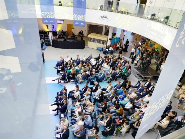 W Jasionce trwa szczyt „World for Ukraine 2023”