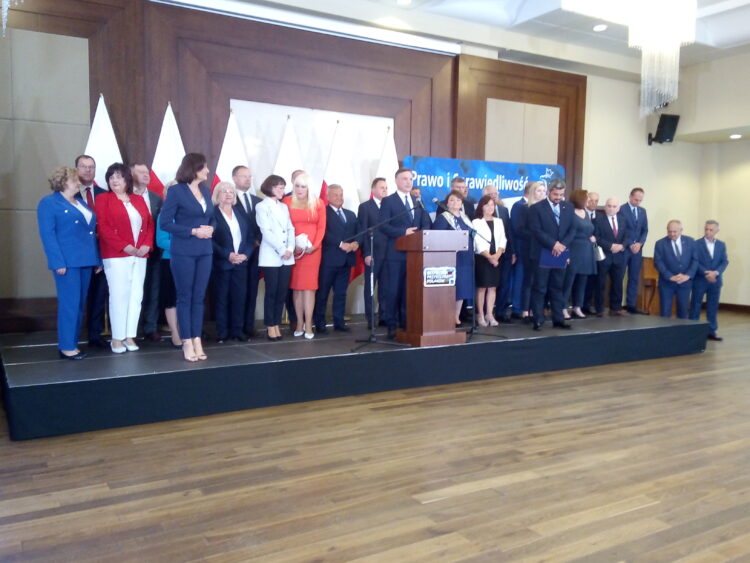 PiS zaprezentowało listy kandydatów z Podkarpacia do parlamentu