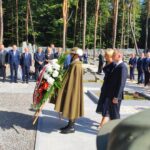 Para prezydencka odwiedziła cmentarz ofiar hitleryzmu w miejscowości Jagiełła-Niechciałki (zdjęcia) 4 - Polskie Radio Rzeszów Para prezydencka odwiedziła cmentarz ofiar hitleryzmu w miejscowości Jagiełła-Niechciałki (zdjęcia) - Polskie Radio Rzeszów