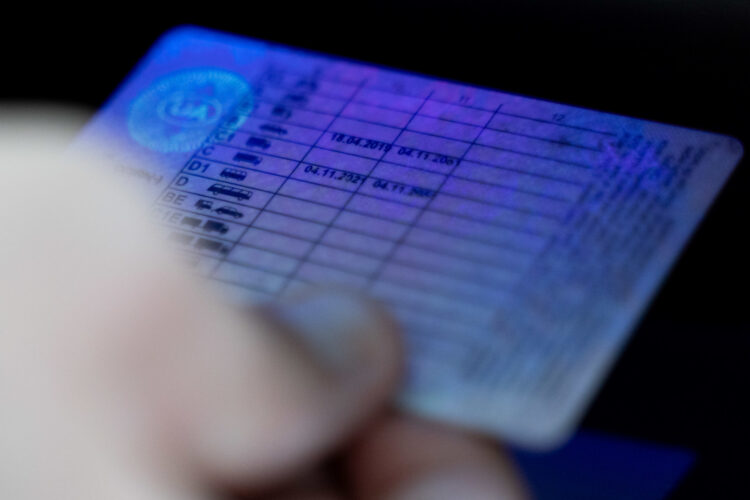 Ukraińskie i litewskie fałszywe prawa jazdy zatrzymane na granicy państwa