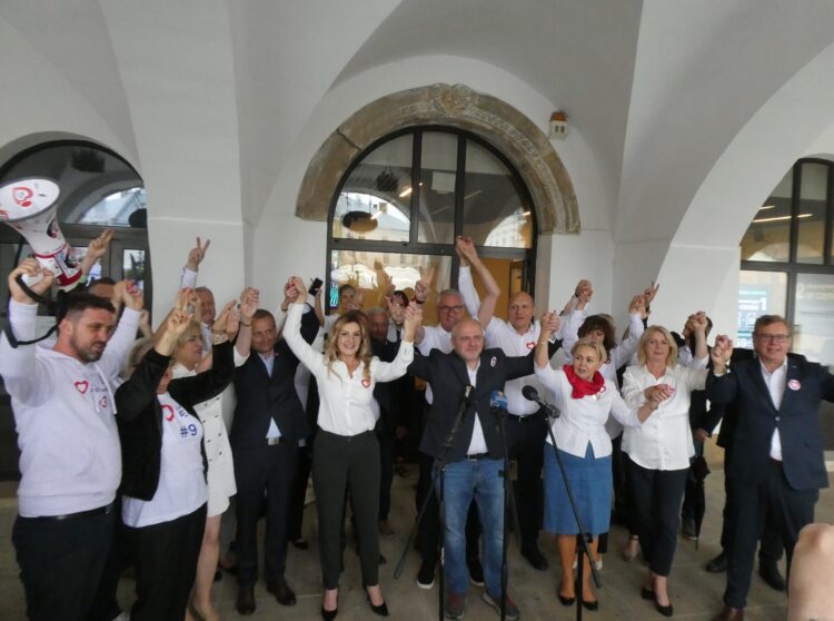 Konferencja prasowa Koalicji Obywatelskiej 1 - Polskie Radio Rzeszów Konferencja prasowa Koalicji Obywatelskiej