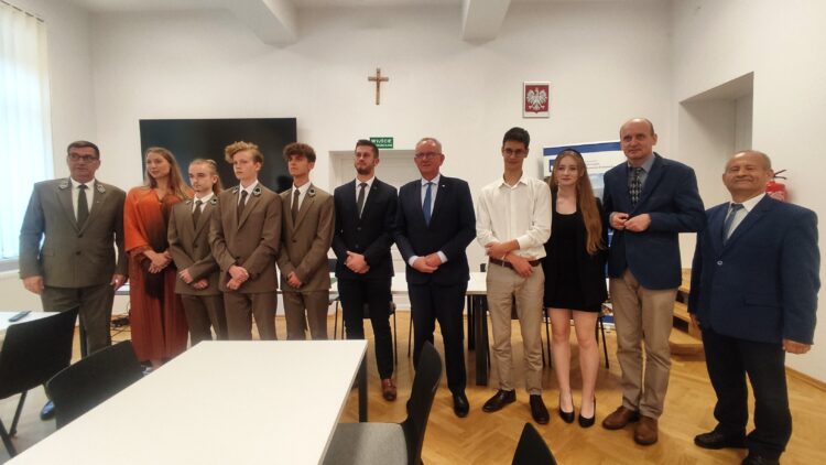 Debata pt. „Przyszłość podkarpackich lasów”