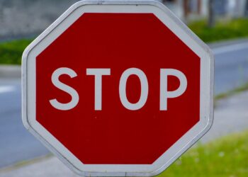 Wypadek śmiertelny. Zablokowana jest droga w Cmolasie