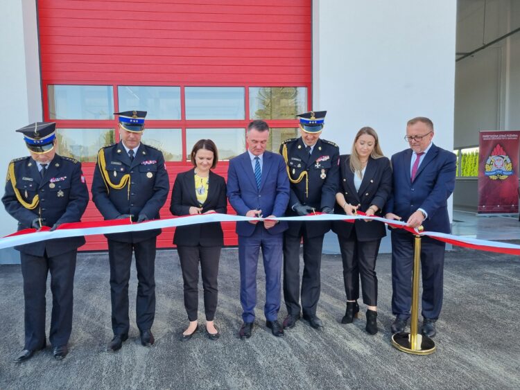 Komenda PSP w Jarosławiu rozbudowana. Jest przestronnie i nowocześnie 1 - Polskie Radio Rzeszów Komenda PSP w Jarosławiu rozbudowana. Jest przestronnie i nowocześnie