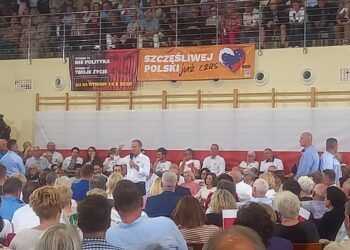 Donald Tusk zachęcał w&nbsp;Rzeszowie do&nbsp;udziału w&nbsp;głosowaniu