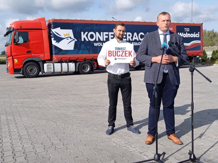 Tomasz Buczek w Rzeszowie z podsumowaniem kampanii wyborczej Konfederacji 1 - Polskie Radio Rzeszów Tomasz Buczek w Rzeszowie z podsumowaniem kampanii wyborczej Konfederacji