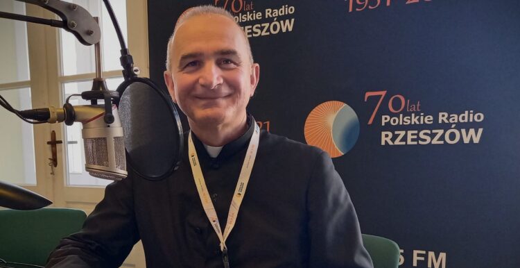 Ks. Janusz Podlaszczak o Dniu Papieskim