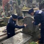 Przemyśl: uczniowie oddali hołd poległym policjantom - Polskie Radio Rzeszów