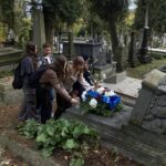 Przemyśl: uczniowie oddali hołd poległym policjantom - Polskie Radio Rzeszów