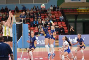 Siatkówka. Pierwsze punkty "Karpatek" - Polskie Radio Rzeszów