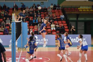 Siatkówka. Pierwsze punkty "Karpatek" - Polskie Radio Rzeszów