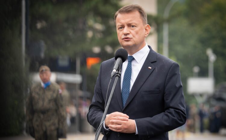 Szef MON z wizytą w Nowej Dębie