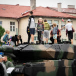 Rzeszowianie świętowali z żołnierzami. Piknik z WOT i służbami mundurowymi (zdjęcia) - Polskie Radio Rzeszów