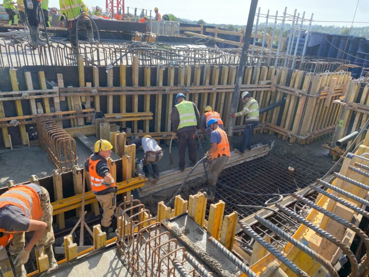 Prace przy S-19 w Babicy mimo przeszkód trwają