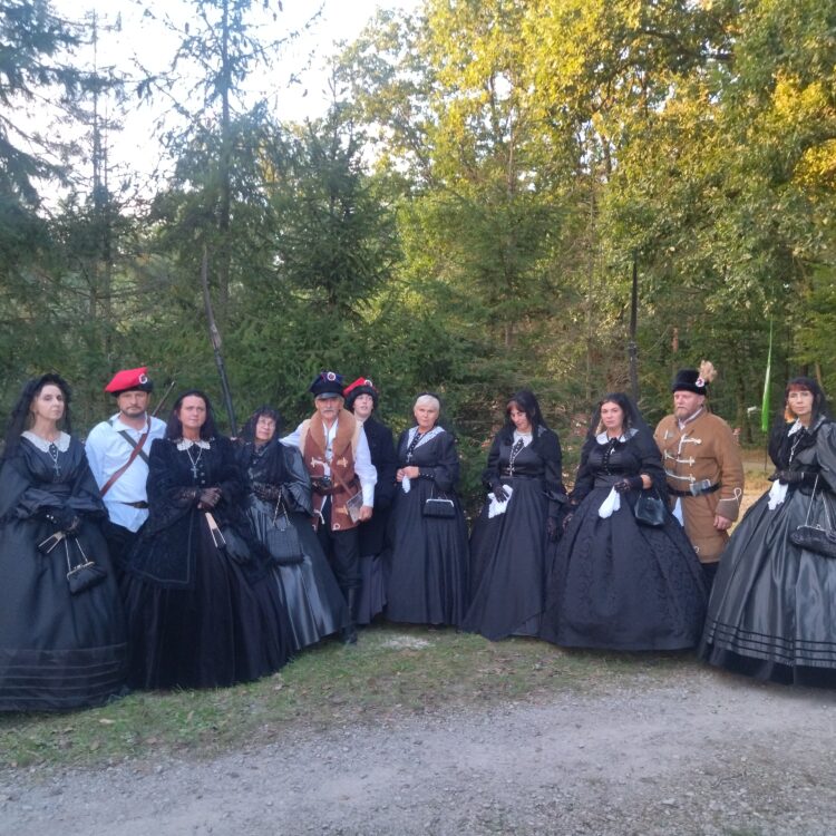 „Damy i huzary” – reportaż Małgorzaty Iwanickiej