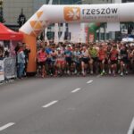 Festiwal Biegowy w Rzeszowie. Kilkuset uczestników na starcie (zdjęcia) 42 - Polskie Radio Rzeszów Festiwal Biegowy w Rzeszowie. Kilkuset uczestników na starcie (zdjęcia) - Polskie Radio Rzeszów