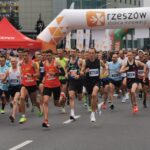 Festiwal Biegowy w Rzeszowie. Kilkuset uczestników na starcie (zdjęcia) 40 - Polskie Radio Rzeszów Festiwal Biegowy w Rzeszowie. Kilkuset uczestników na starcie (zdjęcia) - Polskie Radio Rzeszów