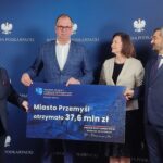Blisko dwa miliardy złotych trafi do podkarpackich gmin i powiatów 3 - Polskie Radio Rzeszów Blisko dwa miliardy złotych trafi do podkarpackich gmin i powiatów - Polskie Radio Rzeszów