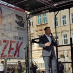 Mentzen przyleciał do Rzeszowa i przemawiał do wyborców 12 - Polskie Radio Rzeszów Mentzen przyleciał do Rzeszowa i przemawiał do wyborców - Polskie Radio Rzeszów