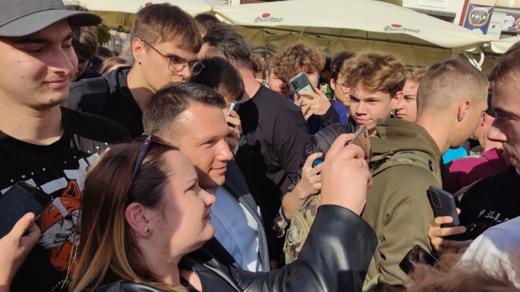 Mentzen przyleciał do Rzeszowa i przemawiał do wyborców