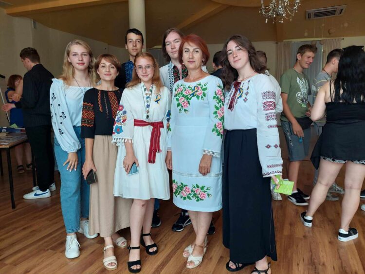 „Śmieję się, żeby nie płakać” – reportaż Olgi Hałabud