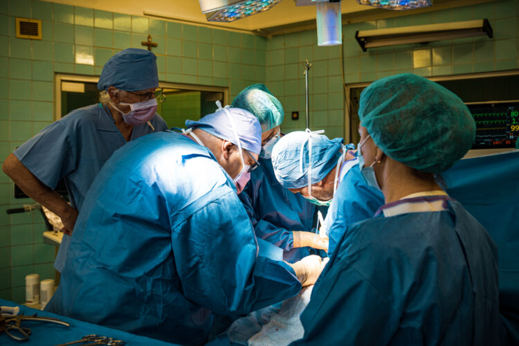 Zabiegi resekcji wątroby z użyciem specjalnego noża w USK w Rzeszowie