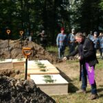 Uroczystości pogrzebowe na szczycie góry Manyłowa - Polskie Radio Rzeszów