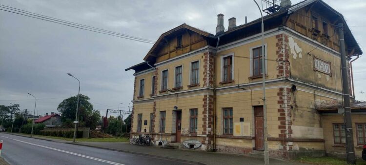 Rozpoczął się kolejny etap renowacji dworca kolejowego w Nisku