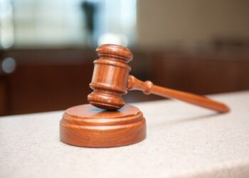 Mężczyzna przywłaszczył z&nbsp;bankomatu ponad tysiąc zł – stanie przed&nbsp;sądem