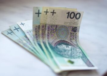 Wyprawka szkolna 300+. Wnioski są&nbsp;przyjmowane do&nbsp;końca listopada