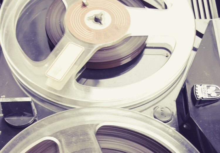 Pracownicy NIK ujawnili nagrania prezesa NIK i adwokata Marka Chmaja