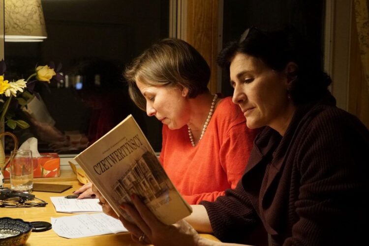 Spotkanie z autorkami książki "Marsz, Marsz Batory" w Polskim Radiu Rzeszów 1 - Polskie Radio Rzeszów Spotkanie z autorkami książki „Marsz, Marsz Batory” w Polskim Radiu Rzeszów