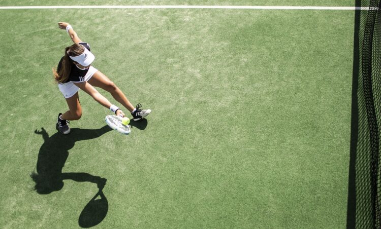 Tenis – rankingi ATP/WTA – Świątek wciąż druga, Hurkacz jedenasty