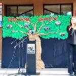 Jabłoń Pamięci Rodziny Ulmów zasadzona została przy IX LO w Rzeszowie 2 - Polskie Radio Rzeszów Jabłoń Pamięci Rodziny Ulmów zasadzona została przy IX LO w Rzeszowie - Polskie Radio Rzeszów