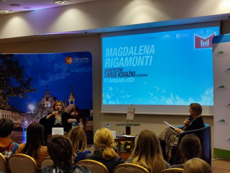 Rozpoczęły się Świąteczne Targi Książki