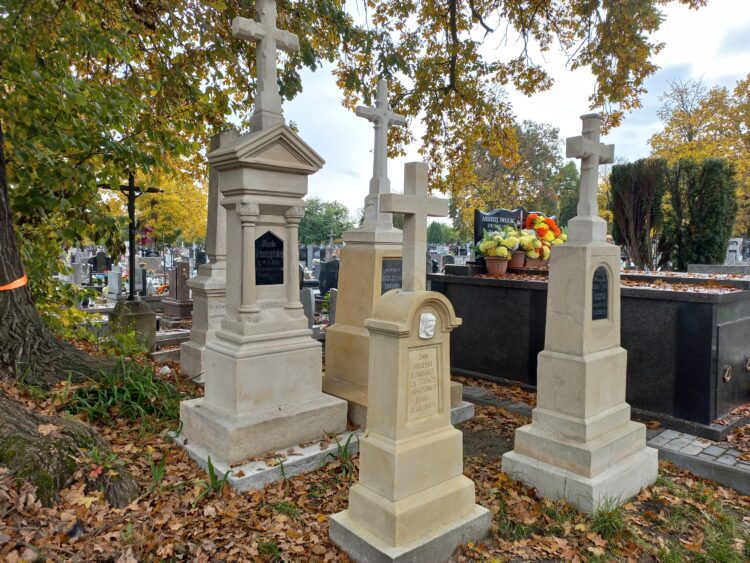 Rekordowa kwota na ratowanie zabytkowych nagrobków w Rozwadowie